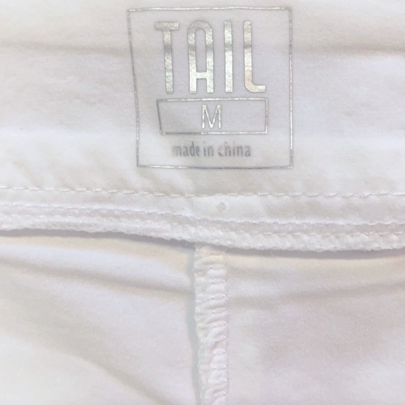 Women’s White Tail Athletic Tennis Shorts Size Medium - Picture 4 of 5